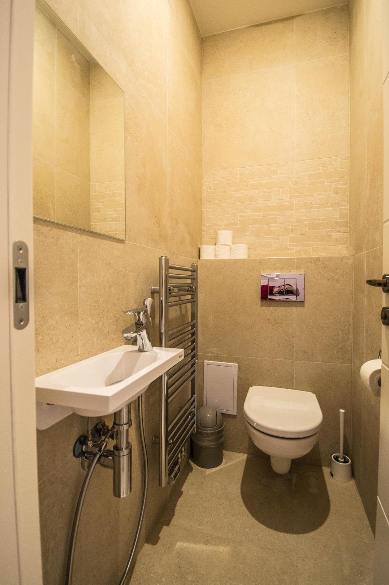Bourgeois Apartment In Cultural Heritage Building By Ruterra Πράγα Εξωτερικό φωτογραφία